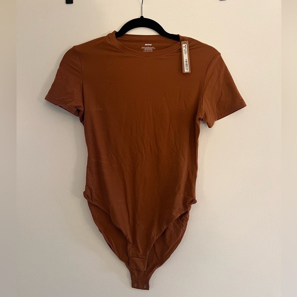 SOLD | SKIMS “Bronze” Fits Everybody Bodysuit